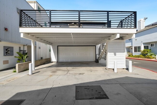 Building Photo - 212 Orange St