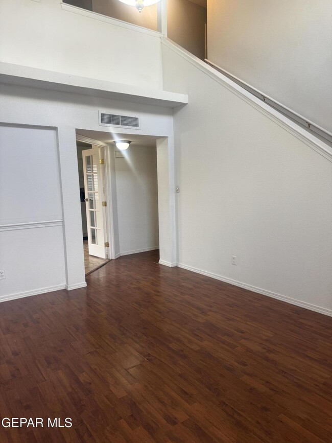 Building Photo - 3033 Tierra Humeda Dr