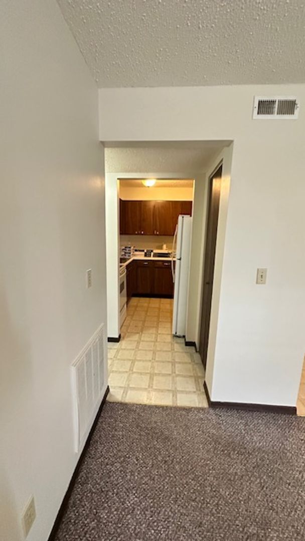 Building Photo - 22 Southwinds Cir