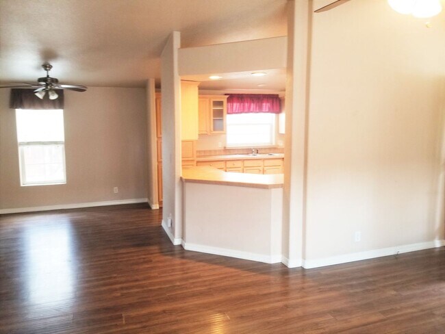 Building Photo - Great Location! 3 Bed, 2 Bath West-Flagsta...