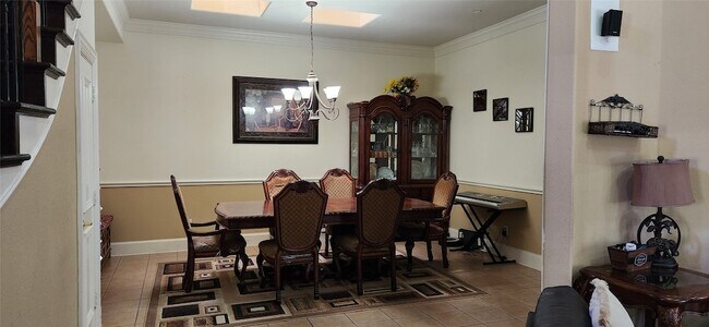 Building Photo - 1001 Llano Trce