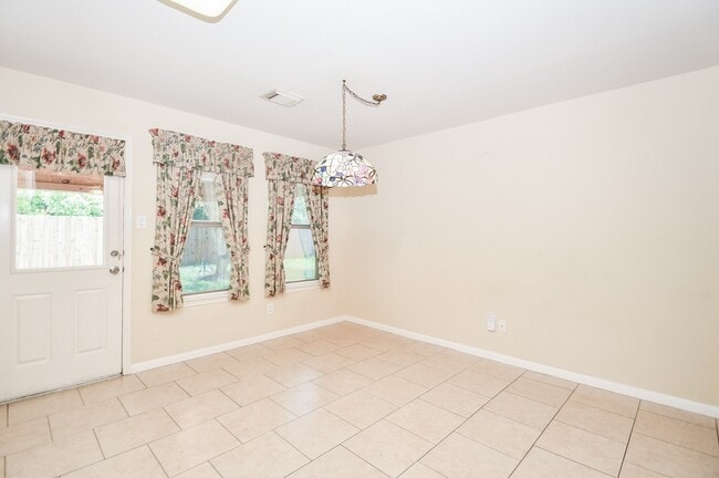 Building Photo - 16211 Cole Bridge Ln