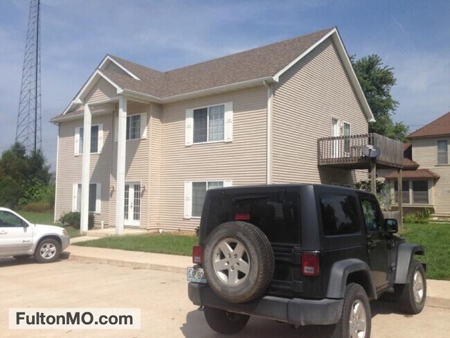 Primary Photo - 211 N Main St