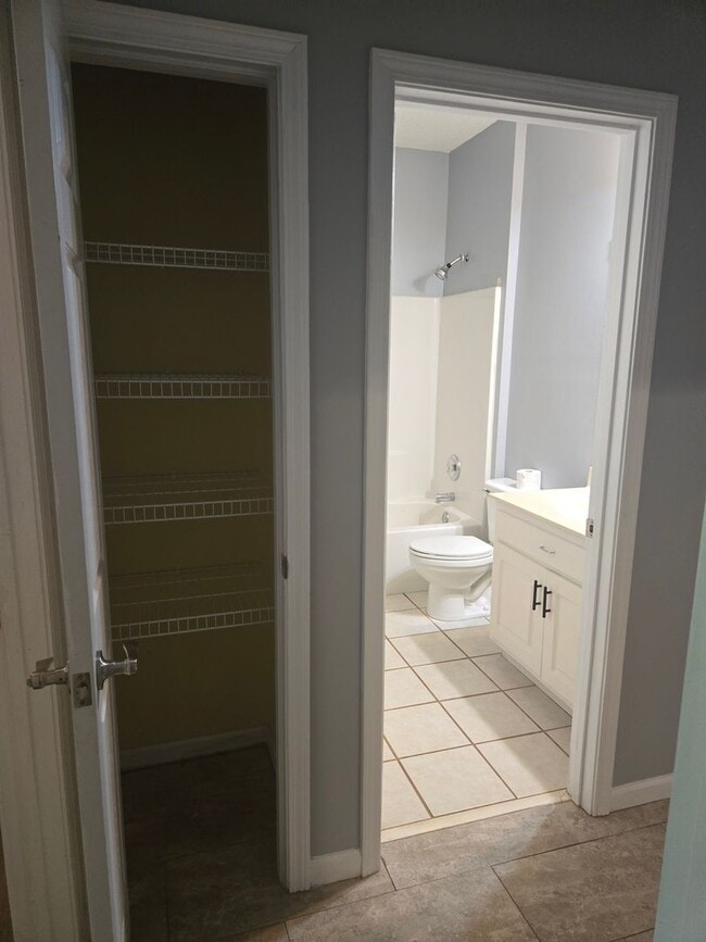 Building Photo - FOR RENT in HARRIS COUNTY with SWIMMING POOL! Available July 1st