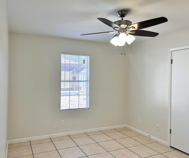 Building Photo - 1515 Quail Creek Rd