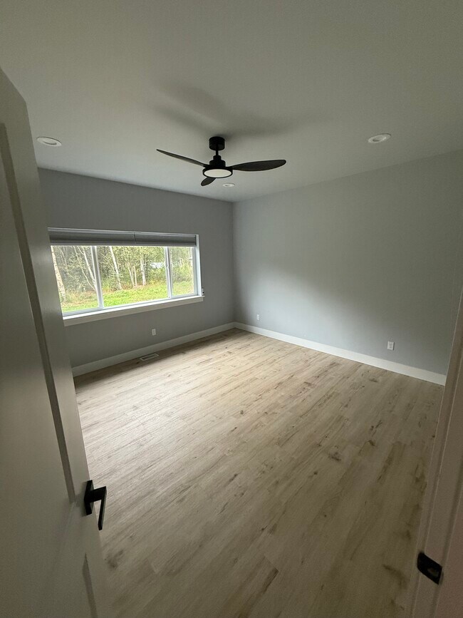 Building Photo - 3990 S Birch Cove Dr