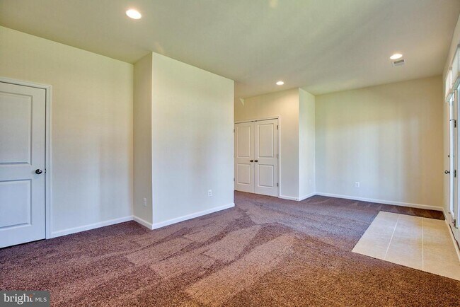 Building Photo - 127 Keller Ct