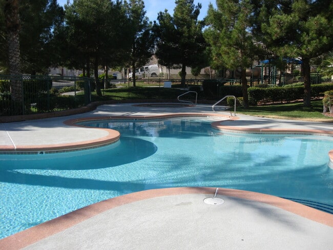 Building Photo - Fabulous Single Story in Peccole Ranch Gated Community!