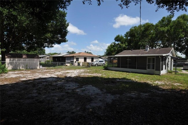 Building Photo - 211 Rose St