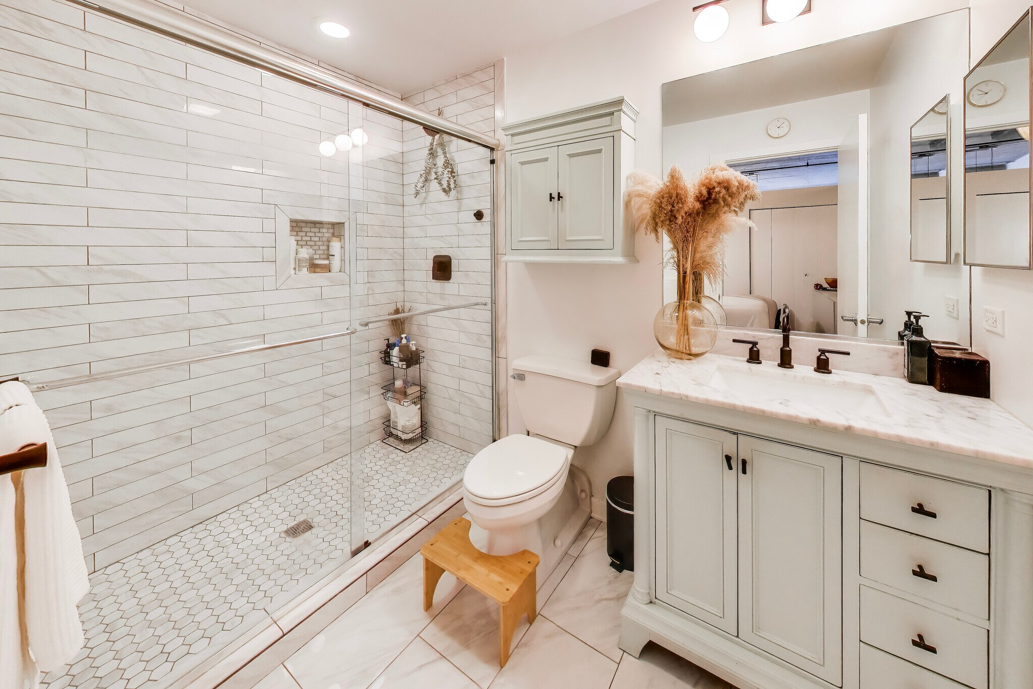 Building Photo - 1111 W 15th St