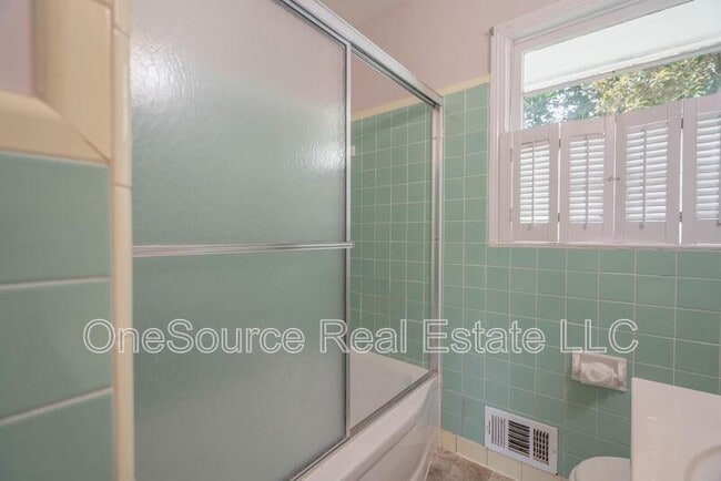 Building Photo - 1248 Cliffwood Dr