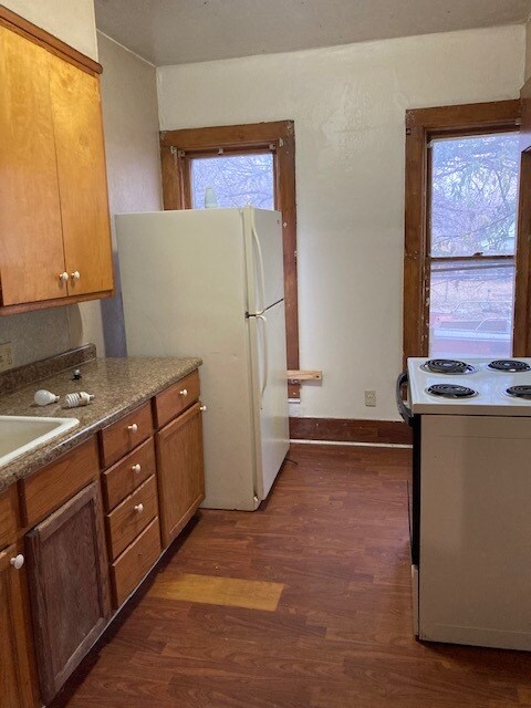 Building Photo - 611 N Adams St