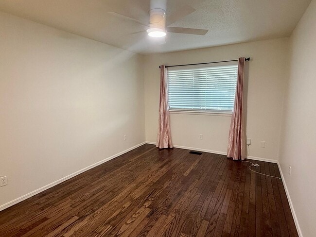 Building Photo - Spacious 3 Bedroom 3 Bath Home in NW OKC!!