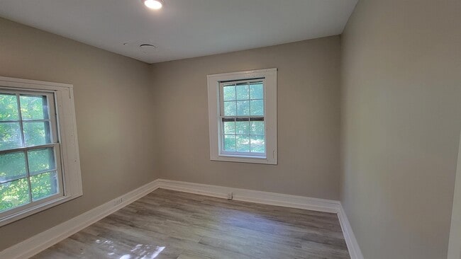 Building Photo - 668 Gilliam Ave