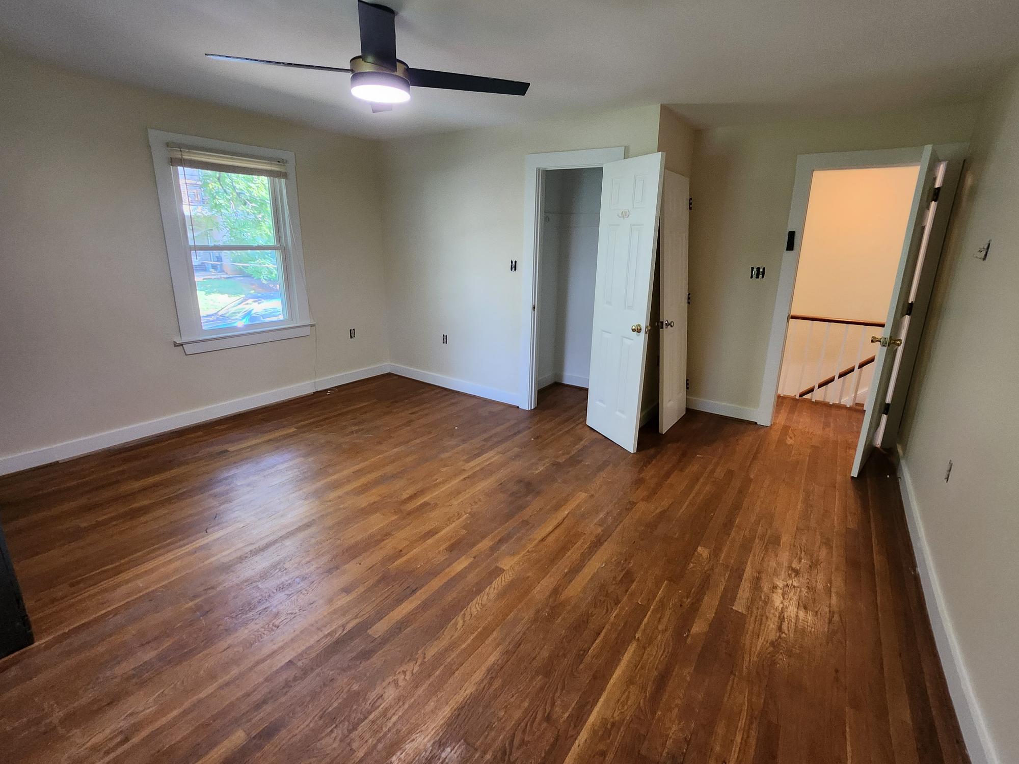 Large Bedroom - 142 Carlton Rd
