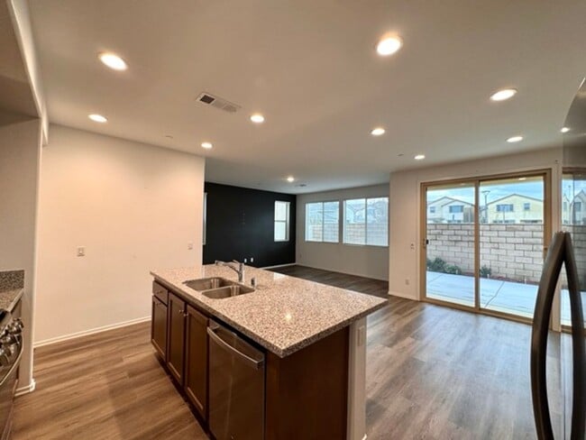 Building Photo - SOLAR INCLUDED! Stunning 3 Bedroom Home in...