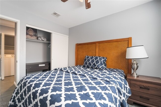 Building Photo - 7076 Gunslinger St