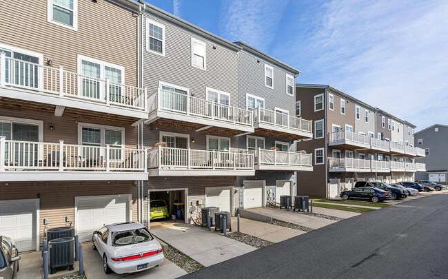 Building Photo - 6907 Stoddert Ln