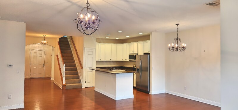 Building Photo - 208 Pointe Oakwood Way