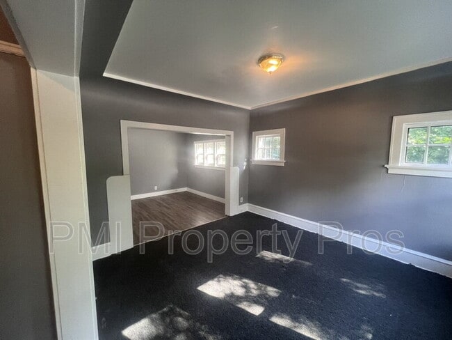 Building Photo - 1536 N 38th St
