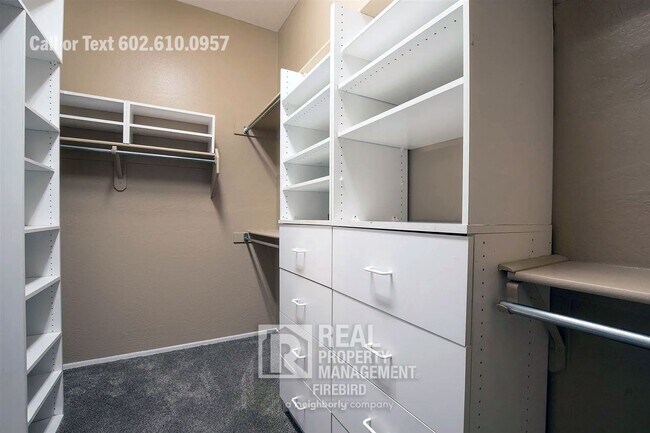 Building Photo - 4907 E Fernwood Ct