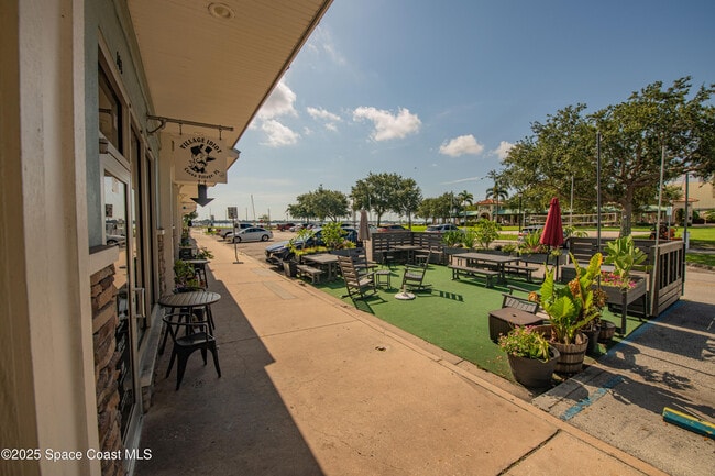 Building Photo - 1613 Indian River Dr