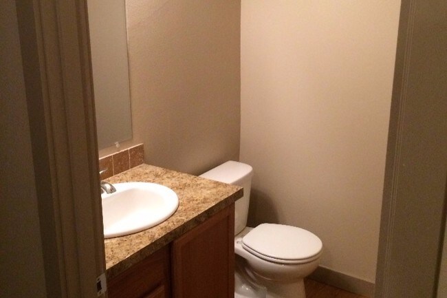 Building Photo - 2121 S 2nd Ave