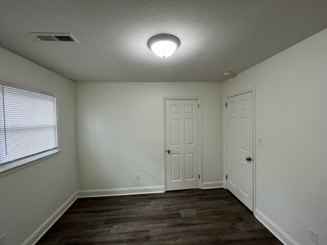 Building Photo - 543 Wonder Ln