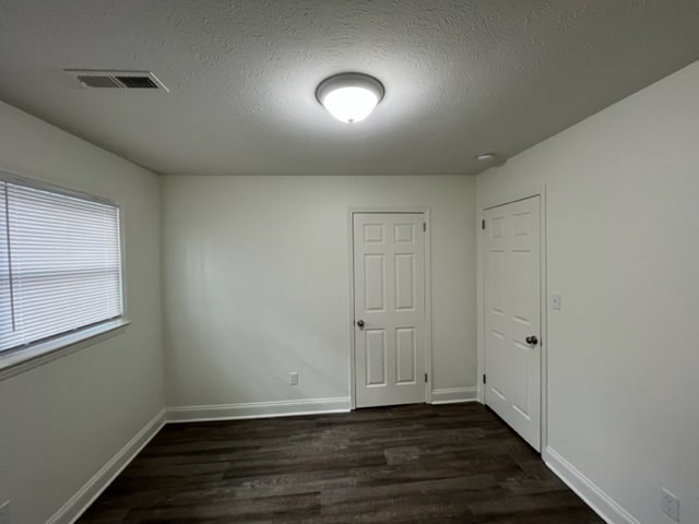 Building Photo - 549 Wonder Ln