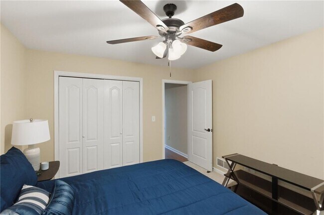 Building Photo - 4290 McClanes Ct