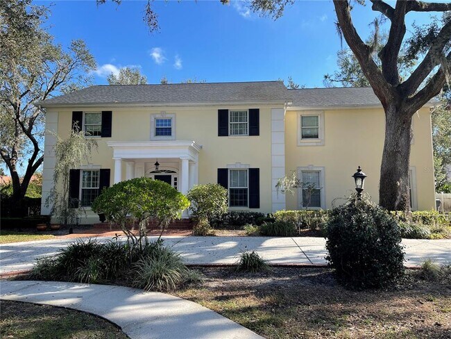 Building Photo - 6604 Crescent Lake Dr