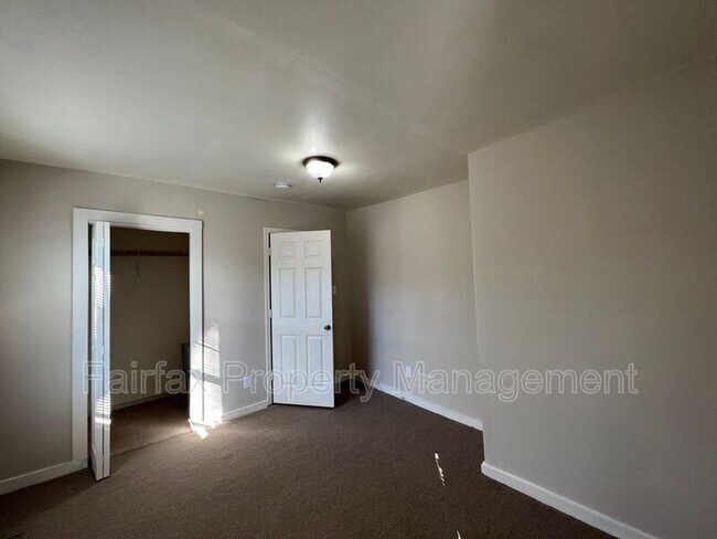 Building Photo - 1205 Morehead Ave