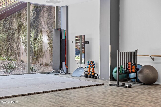 Building Photo - 7161 E Rancho Vista Dr