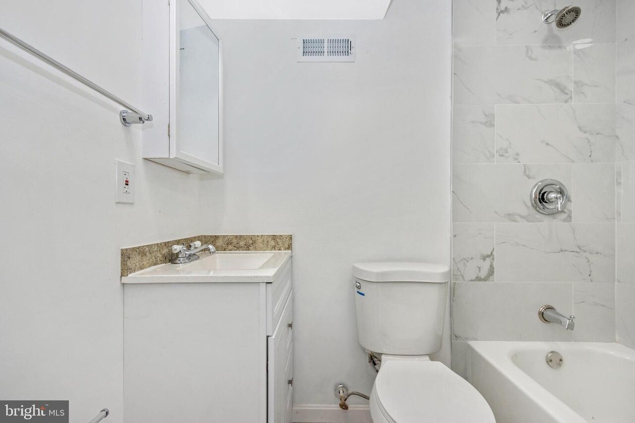 Building Photo - 7249 Mill Run Dr