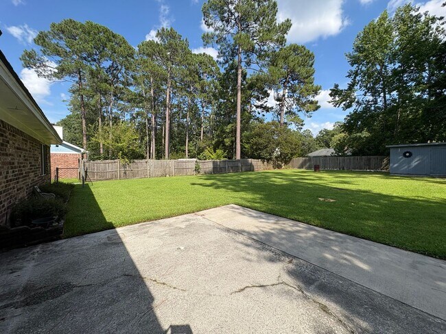 Building Photo - 133 John Glenn Dr