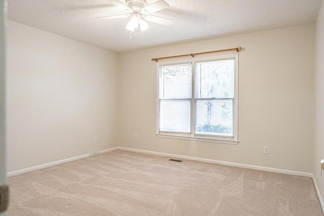 Building Photo - 22 La Quinta Loop