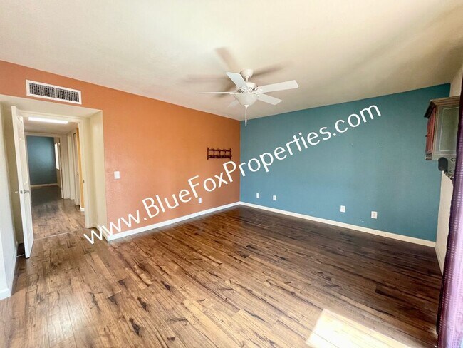 Building Photo - 2898 E Weymouth Cir