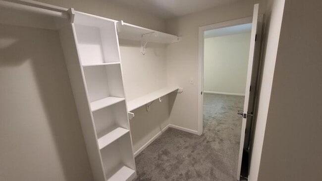 Building Photo - Maintenance free living in Blue Valley School district