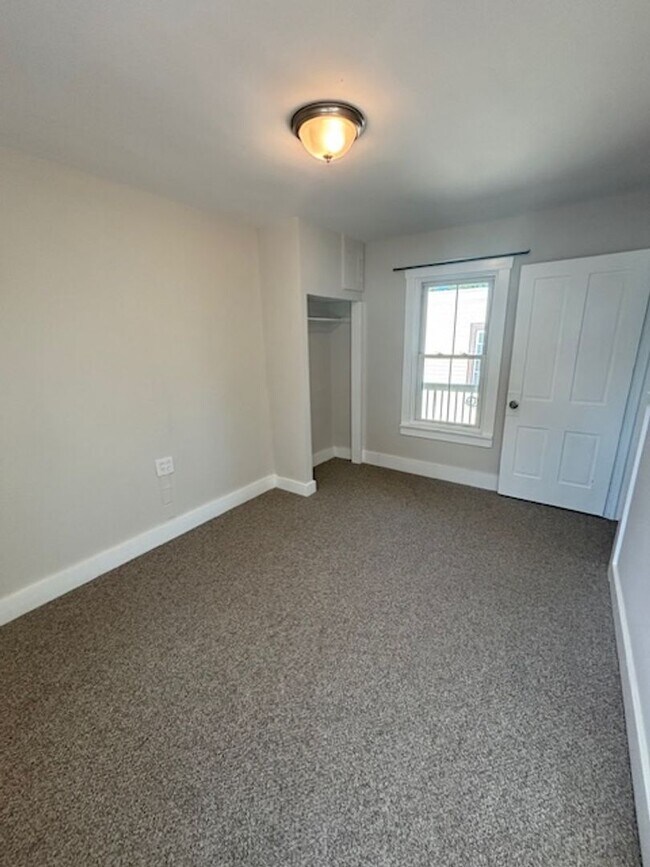 Building Photo - 3 Bedroom 1.5 Bathroom Available in Manheim!