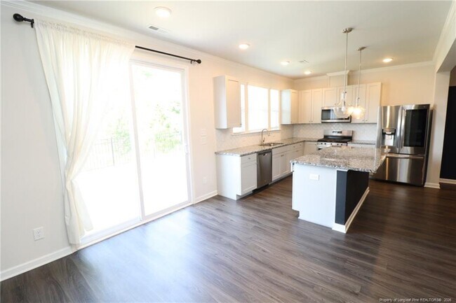 Building Photo - 755 Amarra Dr