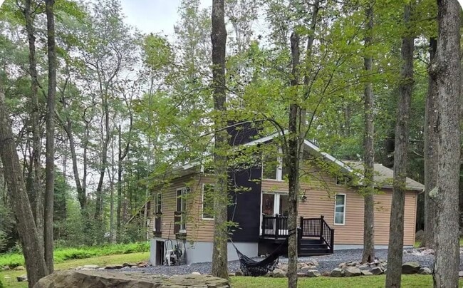 Building Photo - 225 Snow Shoe Ln