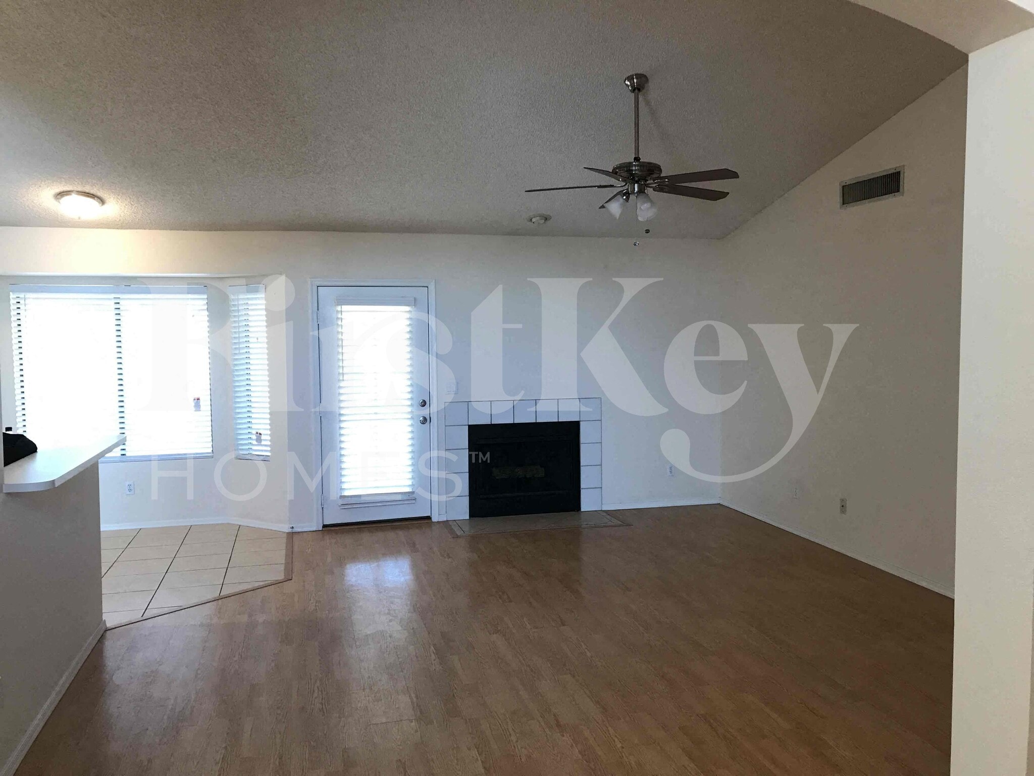 Building Photo - 4110 W Questa Dr