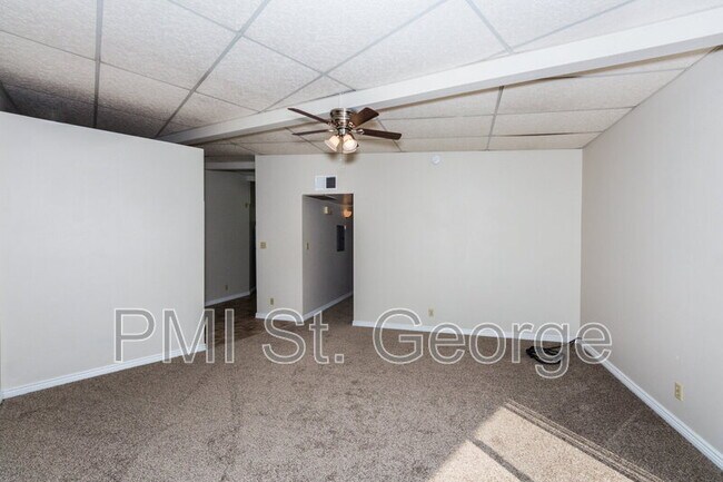 Building Photo - 210 E 600 S