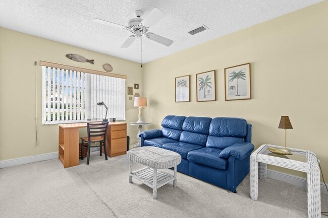 Building Photo - 10990 Greentrail Dr S