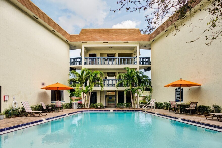 Primary Photo - Coronado Springs Apartments