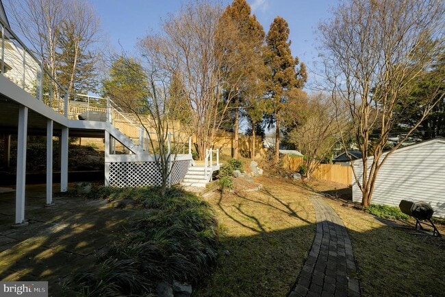 Building Photo - 5717 Chevy Chase Pkwy NW