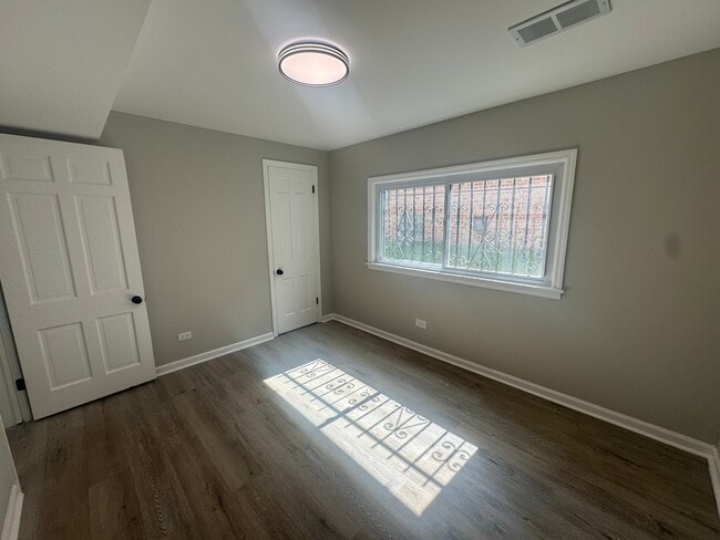 Building Photo - 14811 Minerva Ave
