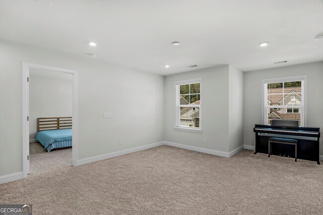 Building Photo - 340 Dendron Dr