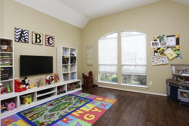 Building Photo - 26634 Clear Mill Ln