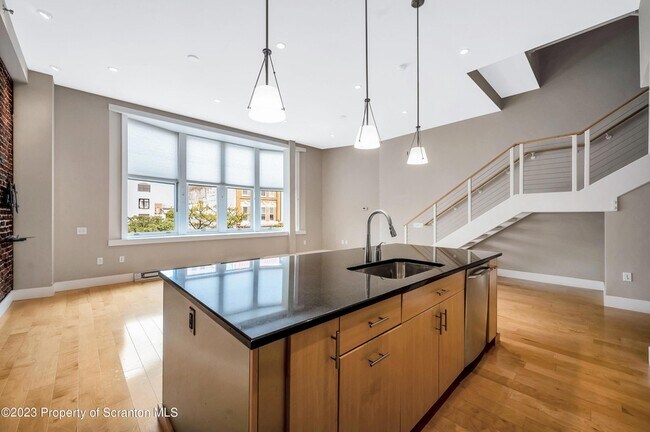 Building Photo - 509 Bogart Pl